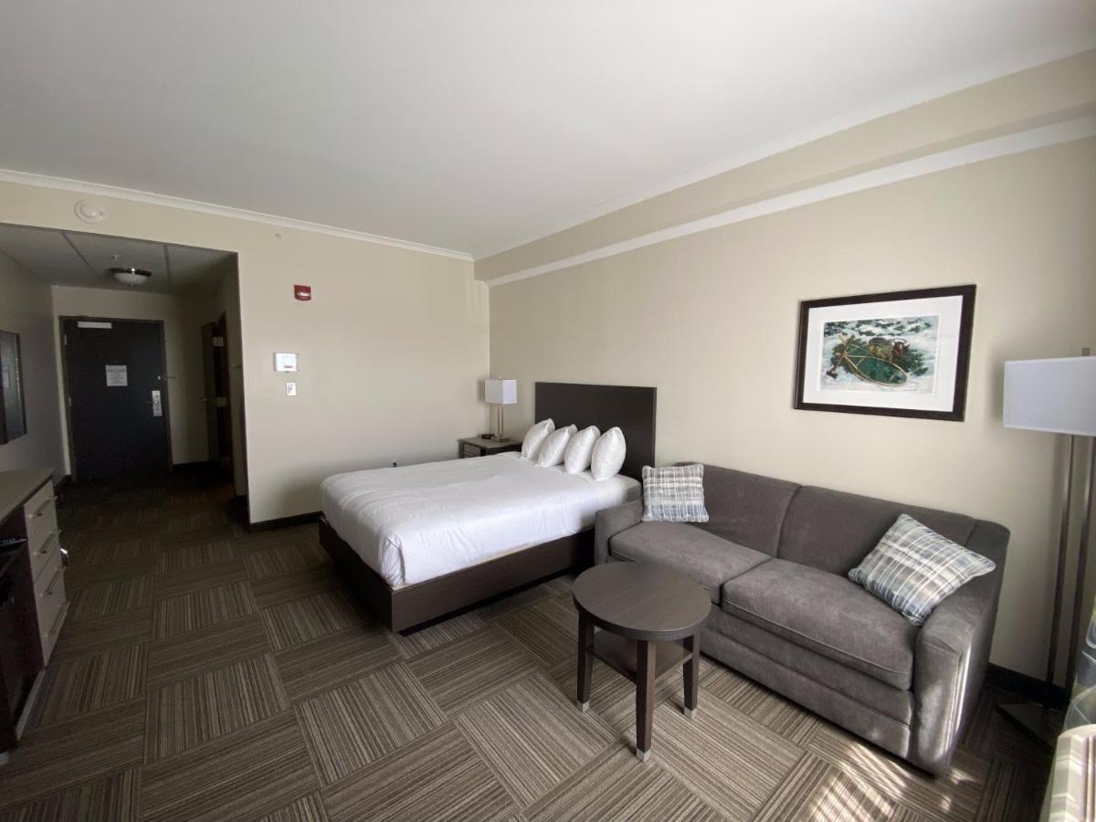 Crossroads Inn & Suites Paradise Exterior photo