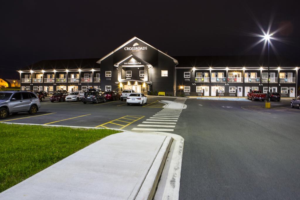 Crossroads Inn & Suites Paradise Exterior photo