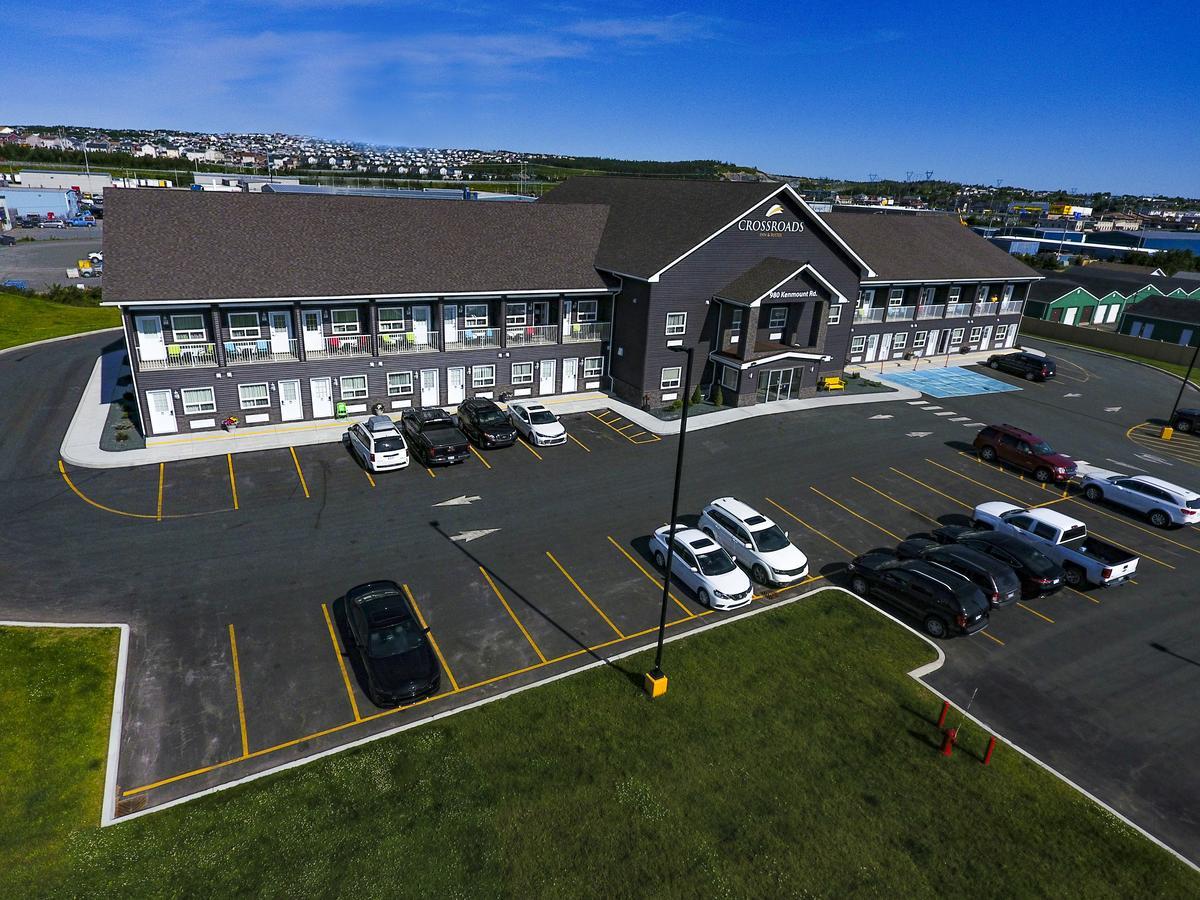 Crossroads Inn & Suites Paradise Exterior photo